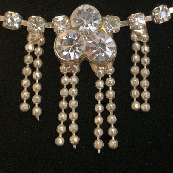 🔆Beautiful Rhinestone Necklace with Flower Design🔆 - Picture 2 of 2